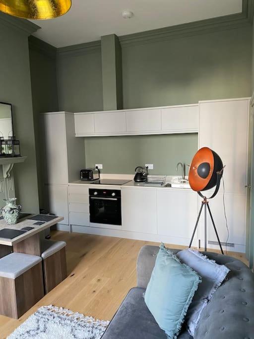 Grand On Hoe/barbican Allocated Parking! Apartment *