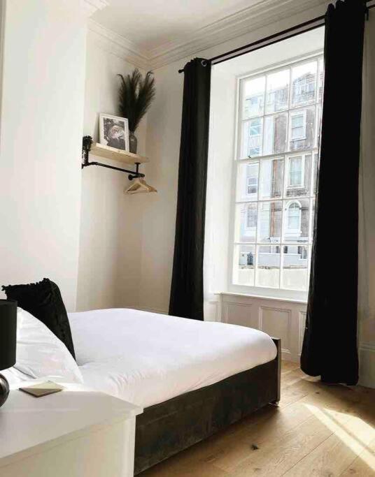 Grand On Hoe/barbican Allocated Parking! * Plymouth